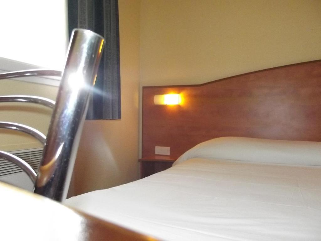 Armony Hotel Bourg-Achard Pokoj fotografie