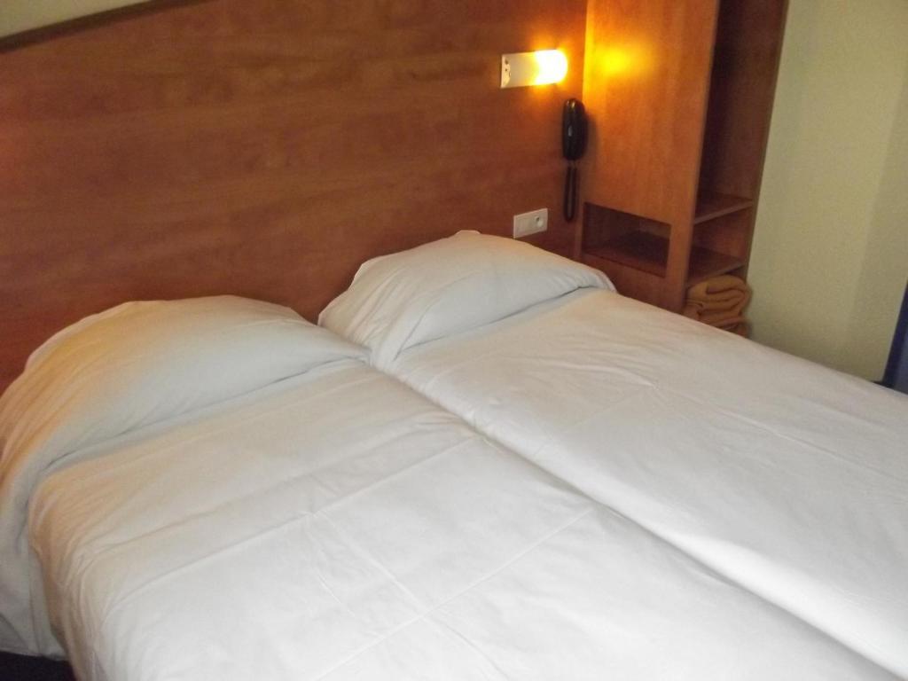Armony Hotel Bourg-Achard Pokoj fotografie